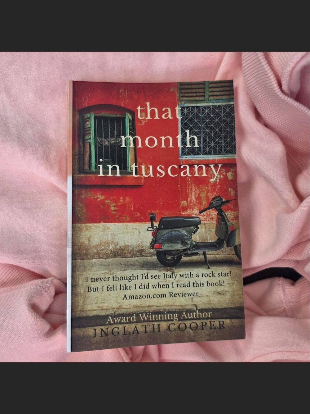 That Month in Tuscany by - Red Cover Paperback